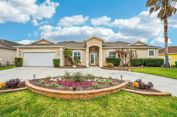 Property Slideshow image 2 of 61 | 12371 ne 48th cir, Oxford, FL, 34484