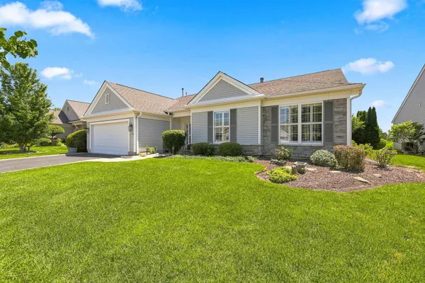 Property Slideshow image 2 of 35 | 12908 farm hill dr, Huntley, IL, 60142