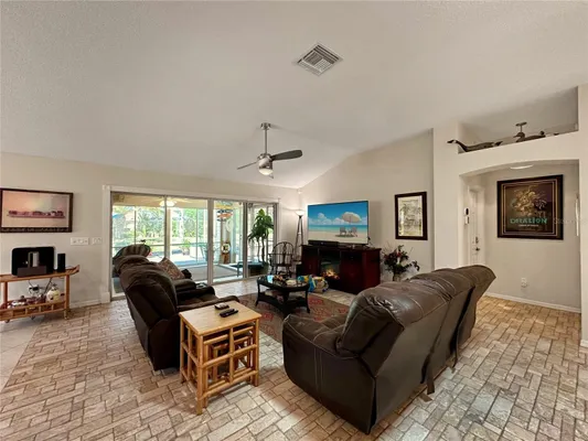 Property Slideshow image 3 of 42 | 867 castleberry cir, The Villages, FL, 32162