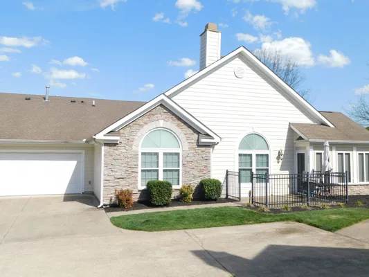 Property Slideshow image 2 of 4 | 825 s browns ln 1404, Gallatin, TN, 37066