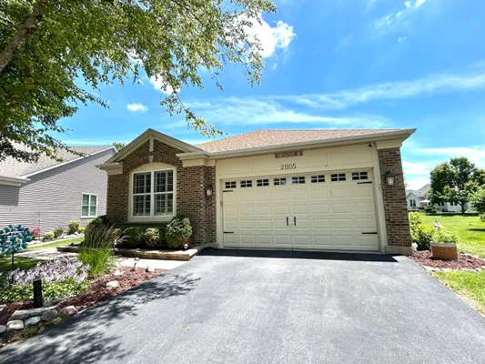 Property Slideshow image 2 of 33 | 21105 silver moon lake way, Crest Hill, IL, 60403