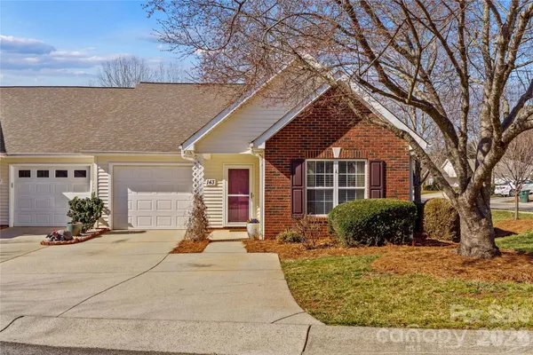 Property Slideshow image 2 of 38 | 143 ashwood ln, Mooresville, NC, 28117