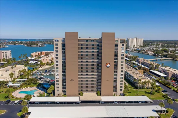 Property Slideshow image 2 of 48 | 7300 sun island dr 602, South Pasadena, FL, 33707
