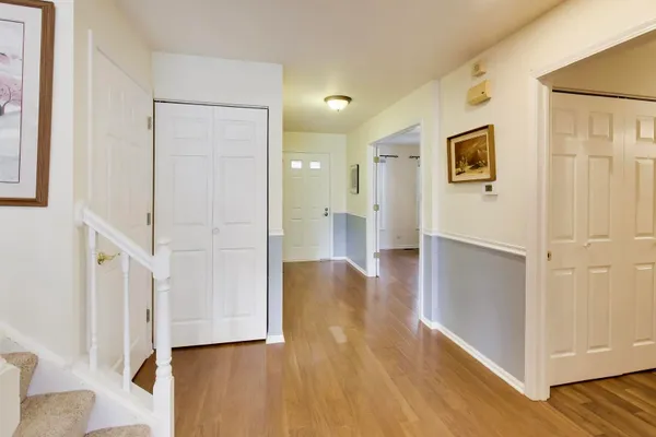 Property Slideshow image 3 of 42 | 684 regent ln, Prospect Heights, IL, 60070