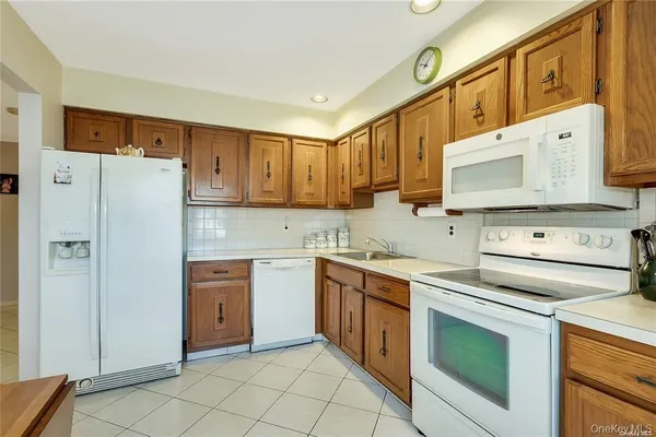 Property Slideshow image 3 of 7 | 93 revere dr, Islip, NY, 11782