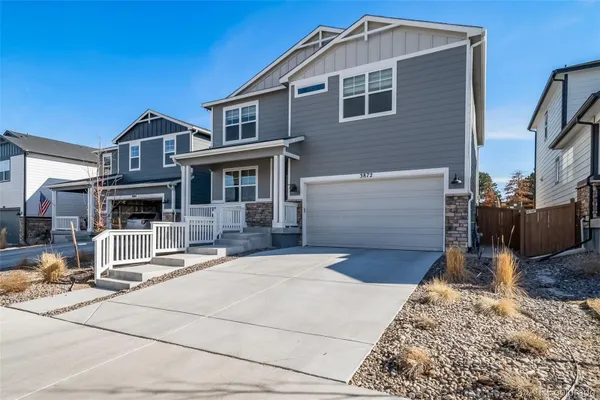 Property Slideshow image 2 of 43 | 3872 red valley cir, Castle Rock, CO, 80104