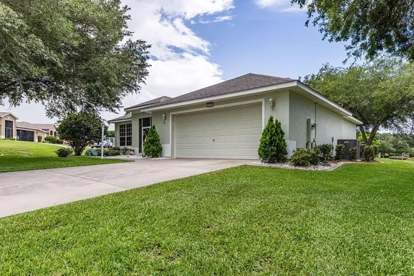 Property Slideshow image 2 of 48 | 3370 saint lucia ct, Tavares, FL, 32778
