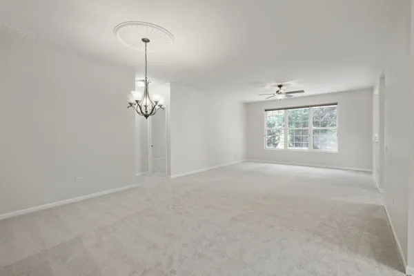 Property Slideshow image 2 of 26 | 2573 venetian ln, Elgin, IL, 60124