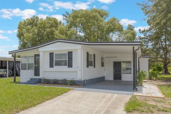 Property Slideshow image 2 of 20 | 814 roseapple ave, Lady Lake, FL, 32159