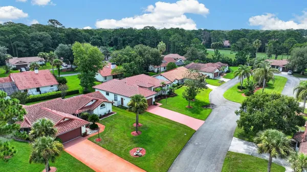 Property Slideshow image 3 of 46 | 100 water turkey ct, Daytona Beach, FL, 32119