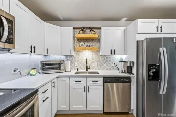 Property Slideshow image 3 of 29 | 650 s clinton st apt 2a, Denver, CO, 80247
