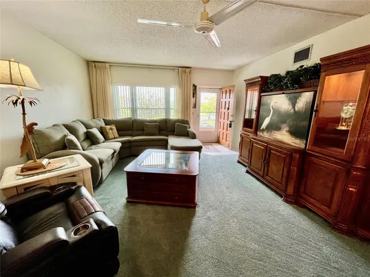 Property Slideshow image 3 of 41 | 2403 finlandia ln 57, Clearwater, FL, 33763