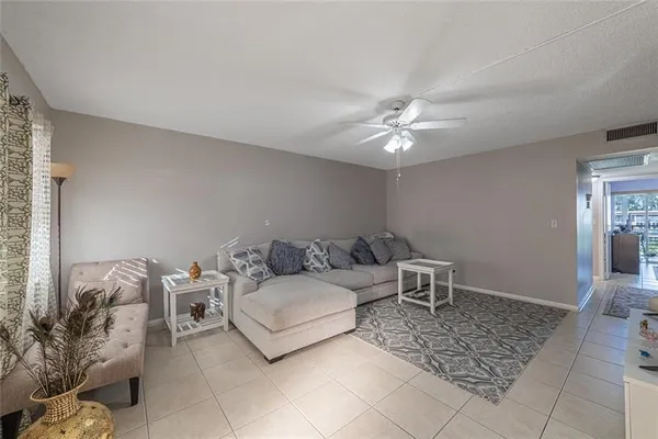 Property Slideshow image 3 of 27 | 1902 bermuda cir l4, Coconut Creek, FL, 33066