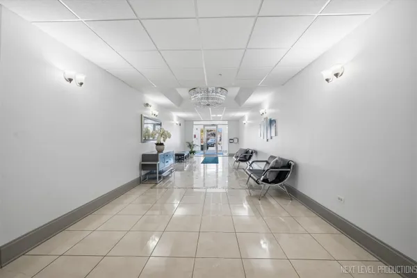 Property Slideshow image 3 of 29 | 10 n gilbert st 217, South Elgin, IL, 60177