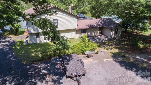 Property Slideshow image 2 of 48 | 15722 rhinehill rd, Charlotte, NC, 28278