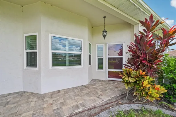 Property Slideshow image 3 of 67 | 1011 otter mill way, Sun City Center, FL, 33573