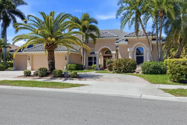 Property Slideshow image 2 of 66 | 3323 lakeview ln, North Port, FL, 34287