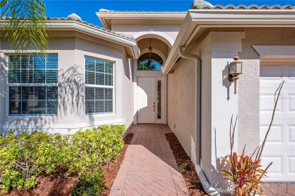 Property Slideshow image 3 of 45 | 16023 golden lakes dr, Wimauma, FL, 33598