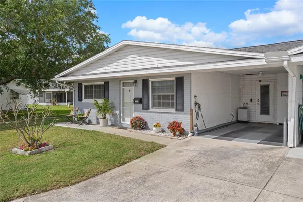 Property Slideshow image 3 of 59 | 10008 daffodil st 186, Pinellas Park, FL, 33782