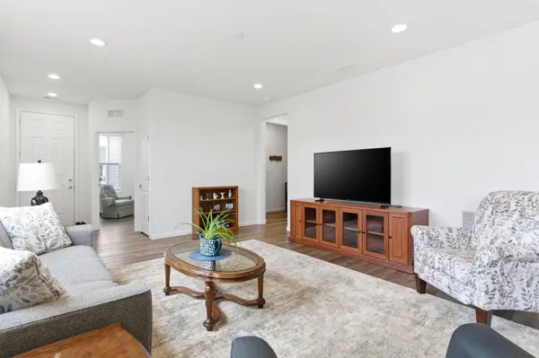 Property Slideshow image 2 of 49 | 3320 fulshear cir, Aurora, IL, 60503