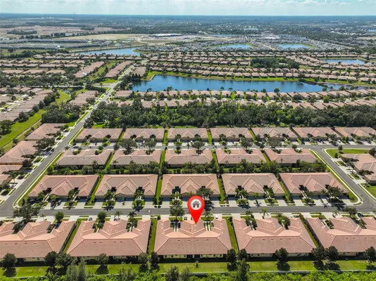 Property Slideshow image 2 of 70 | 329 bluewater falls ct, Apollo Beach, FL, 33572