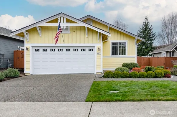 Property Slideshow image 2 of 33 | 4201 bainbridge ct, Lacey, WA, 98516
