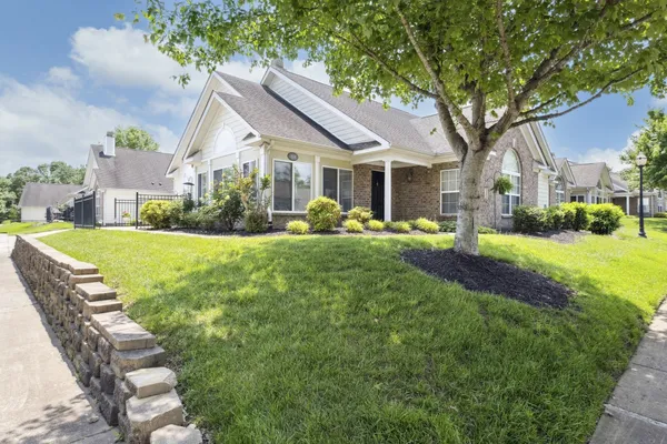 Property Slideshow image 3 of 34 | 825 s browns ln 1501, Gallatin, TN, 37066