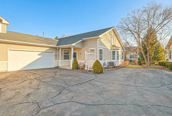 Property Slideshow image 2 of 18 | 11676 river ter, Huntley, IL, 60142