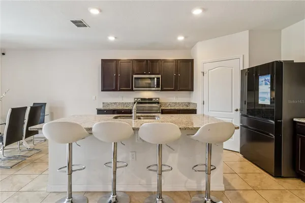 Property Slideshow image 3 of 22 | 2933 ivy lake ct, Lakeland, FL, 33811