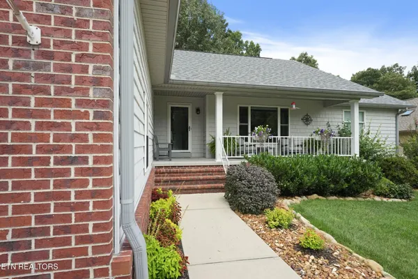 Property Slideshow image 2 of 47 | 153 cromwell ln, Crossville, TN, 38558