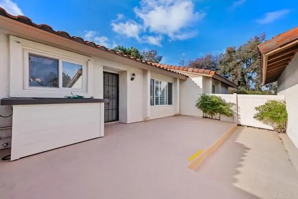 Property Slideshow image 3 of 18 | 1741 charleston ln, Encinitas, CA, 92024