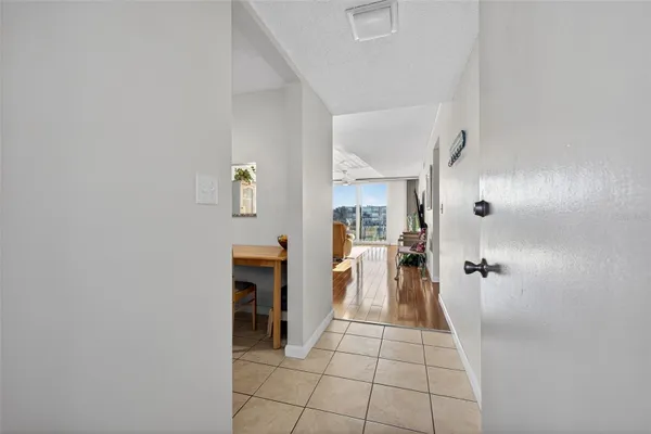 Property Slideshow image 3 of 42 | 7625 sun island dr 207, South Pasadena, FL, 33707