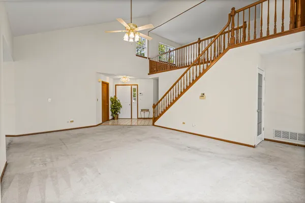 Property Slideshow image 3 of 29 | 21220 silktree cir, Plainfield, IL, 60544