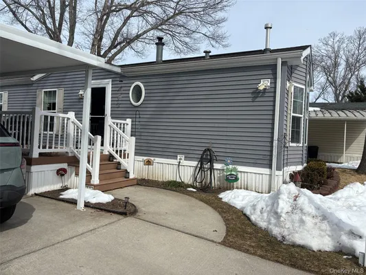 Property Slideshow image 2 of 36 | 1661 old country rd 69, Riverhead, NY, 11901