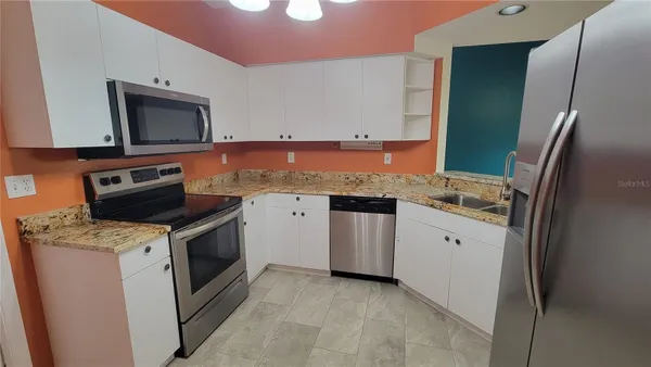 Property Slideshow image 3 of 22 | 6330 green oak cir # 6330, Bradenton, FL, 34203