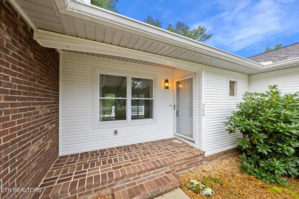 Property Slideshow image 2 of 29 | 238 lakeview dr, Crossville, TN, 38558