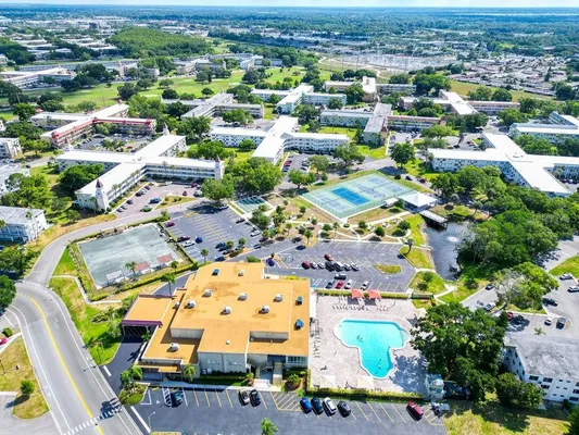 Property Slideshow image 2 of 16 | 2285 israeli dr apt 29, Clearwater, FL, 33763