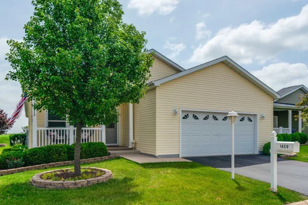 Property Slideshow image 2 of 33 | 1459 equestrian dr, Grayslake, IL, 60030