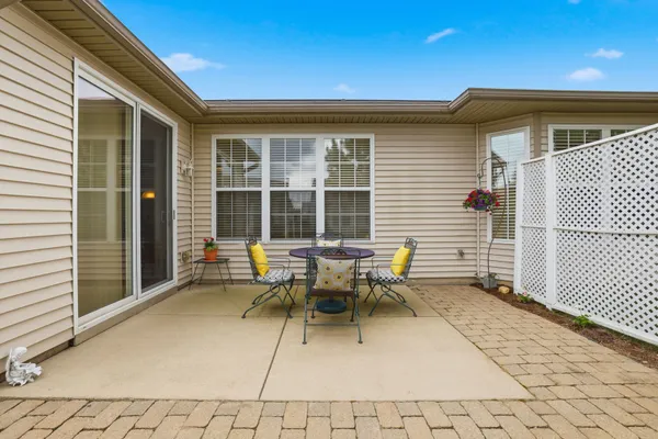Property Slideshow image 3 of 23 | 13372 longmeadow dr, Huntley, IL, 60142