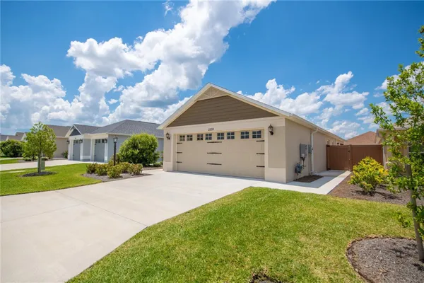 Property Slideshow image 3 of 28 | 2255 patricia pl, The Villages, FL, 32163