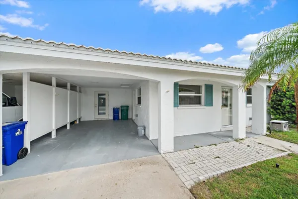 Property Slideshow image 2 of 37 | 683 spanish dr 214, Longboat Key, FL, 34228
