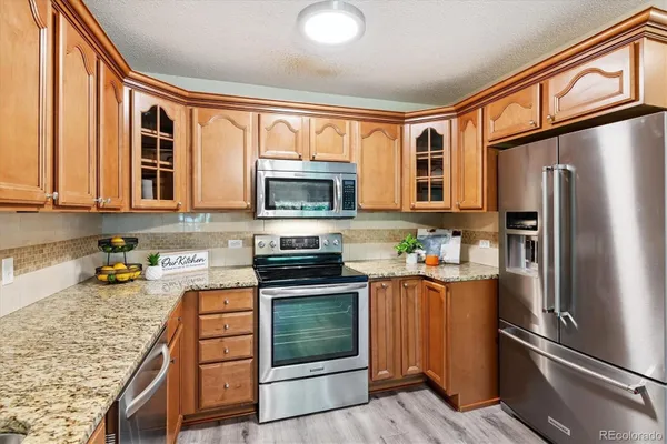 Property Slideshow image 2 of 50 | 605 s alton way apt 9c, Denver, CO, 80247