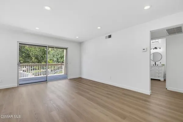 Property Slideshow image 2 of 33 | 291 sequoia ct 34, Thousand Oaks, CA, 91360