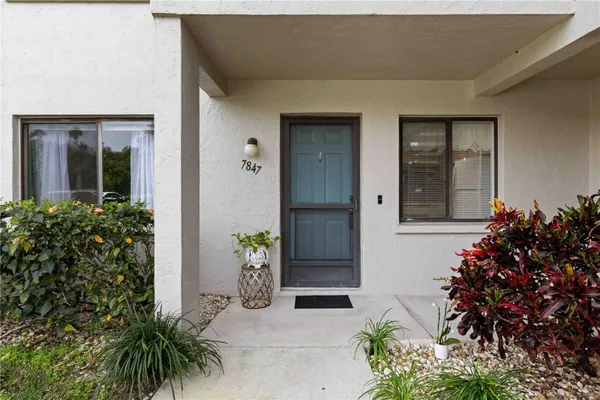 Property Slideshow image 2 of 30 | 7847 eagle creek dr, Sarasota, FL, 34243