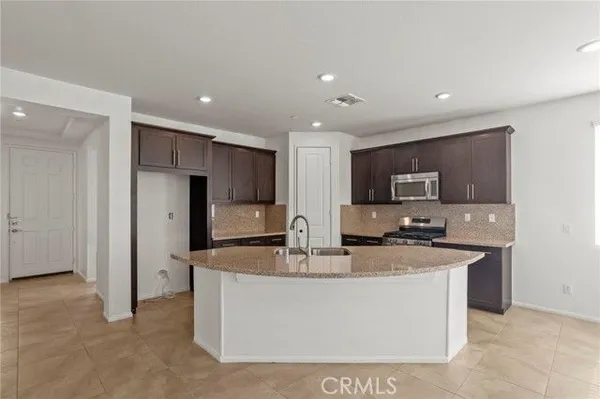 Property Slideshow image 2 of 35 | 19150 doral st, Apple Valley, CA, 92308