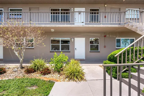 Property Slideshow image 2 of 36 | 1 gateshead dr b108, Dunedin, FL, 34698