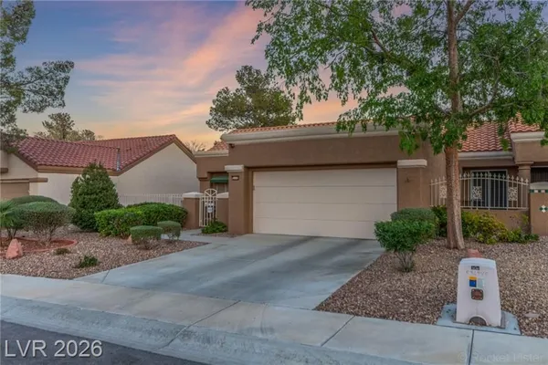 Property Slideshow image 3 of 35 | 2712 showcase dr, Las Vegas, NV, 89134