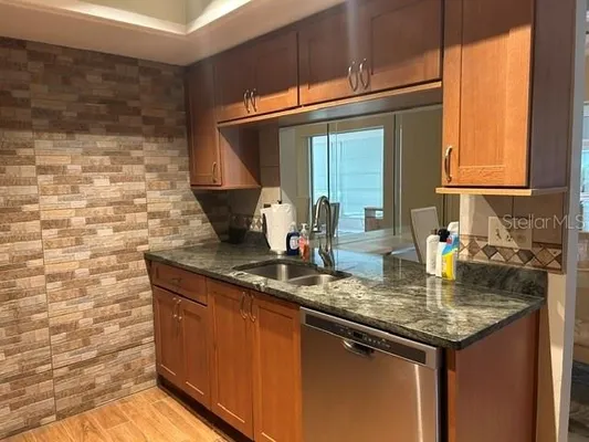 Property Slideshow image 3 of 16 | 7102 w country club dr, Sarasota, FL, 34243