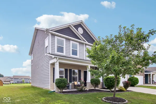 Property Slideshow image 3 of 44 | 5225 hearst ln, Indianapolis, IN, 46239