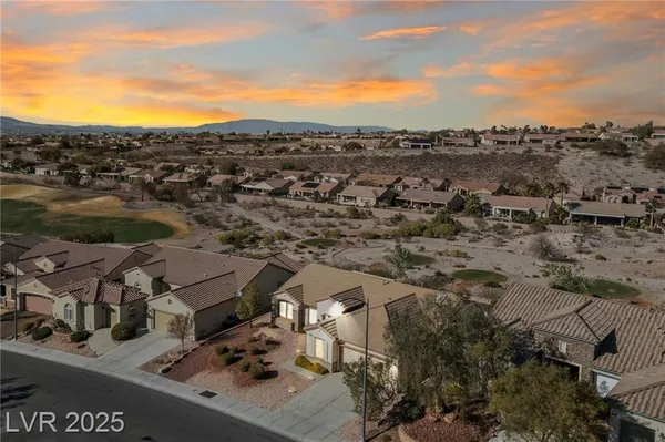 Property Slideshow image 3 of 35 | 2920 foxtail creek ave, Henderson, NV, 89052
